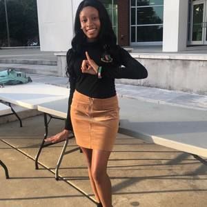 Meet your Posher, Denisesha